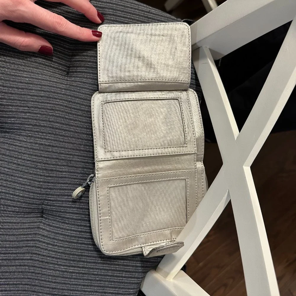 Kipling small wallet in gold - Picture 2 of 6